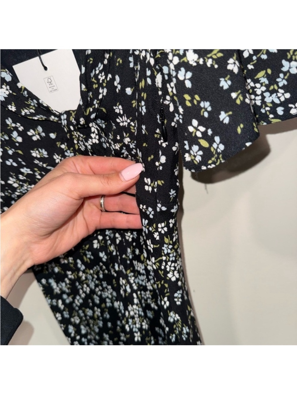 NWT Reformation Tyra Short-Sleeve V-Neck Midi Dress size 0 - Picture 4 of 7